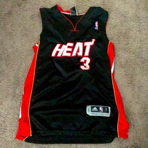 Men’s Small Dwayne Wade Miami Heat jersey.